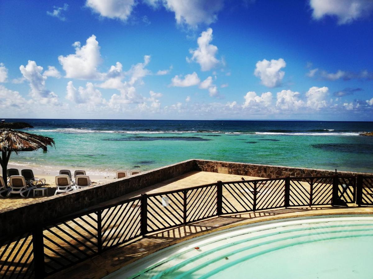 Studio Vue Mer Piscine Plage Kaz Punch Manganao Chez Julie Saint-Francois  Exteriör bild